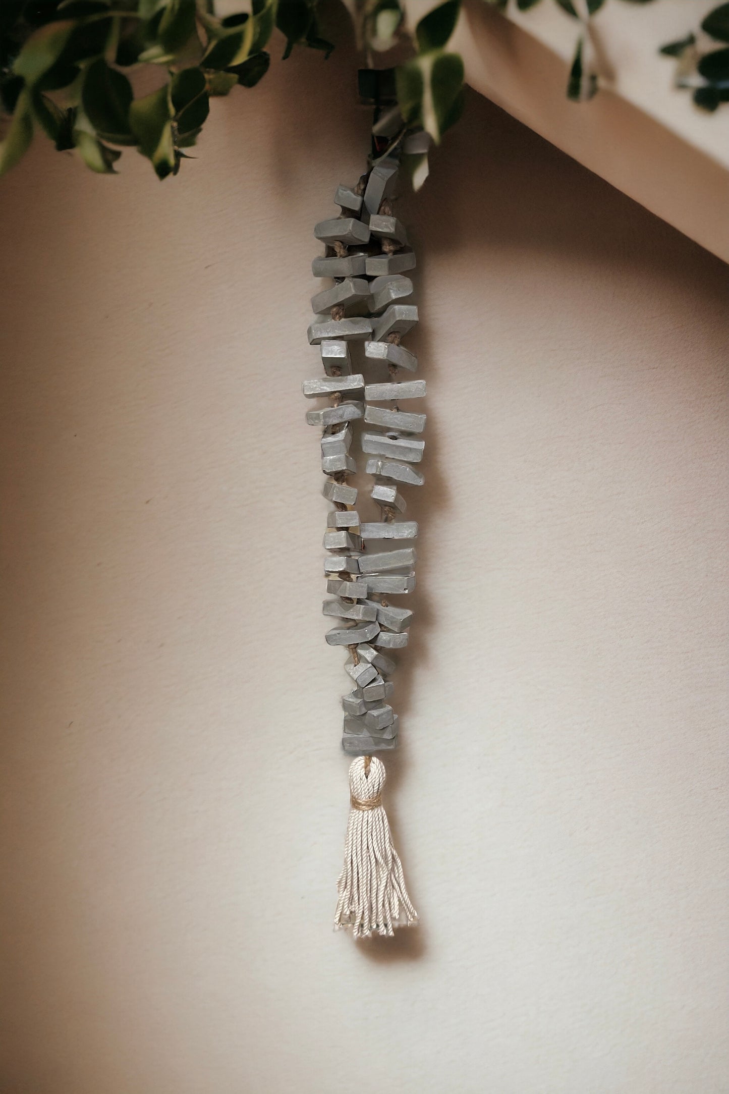 Concrete fingers beads Garland