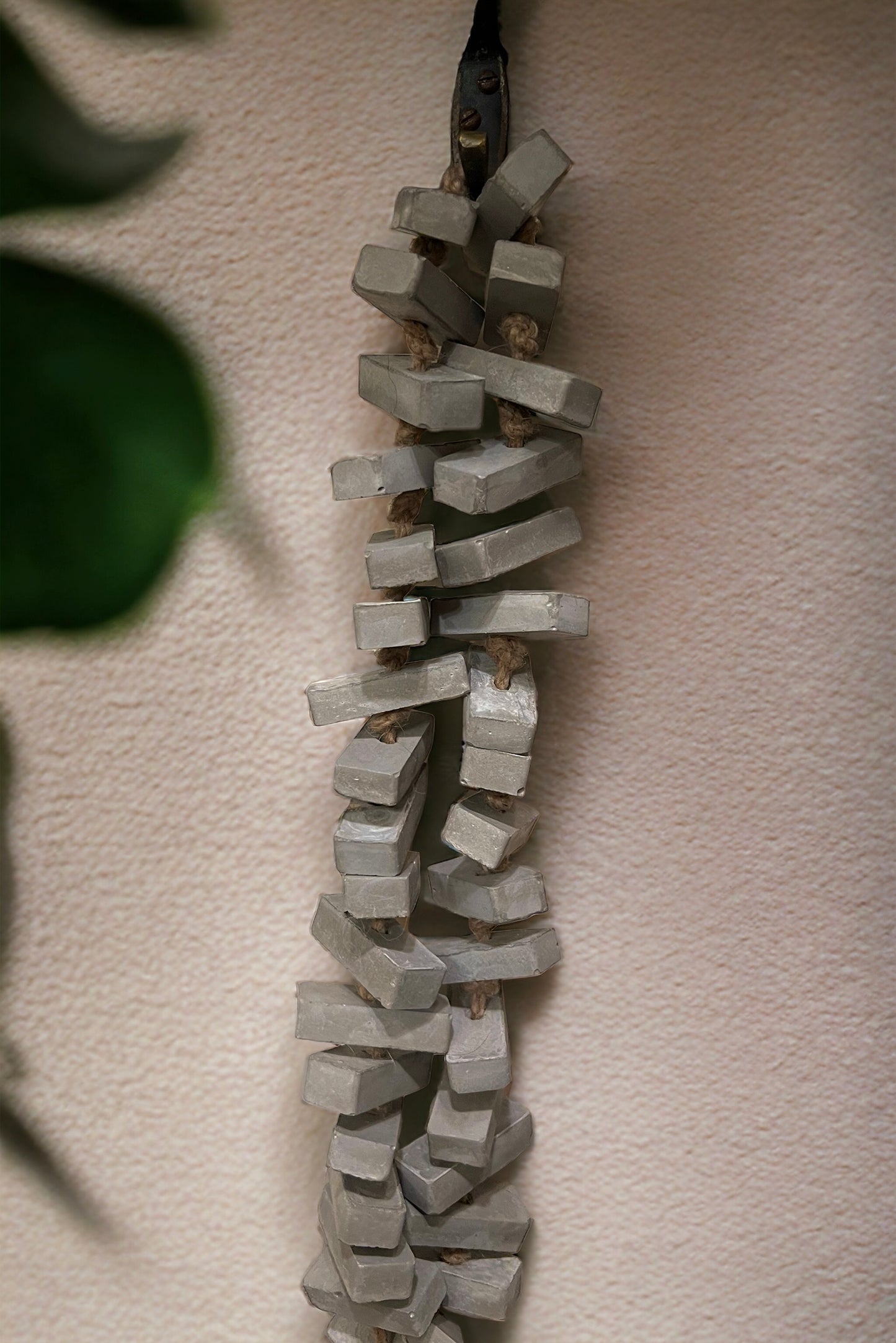 Concrete fingers beads Garland