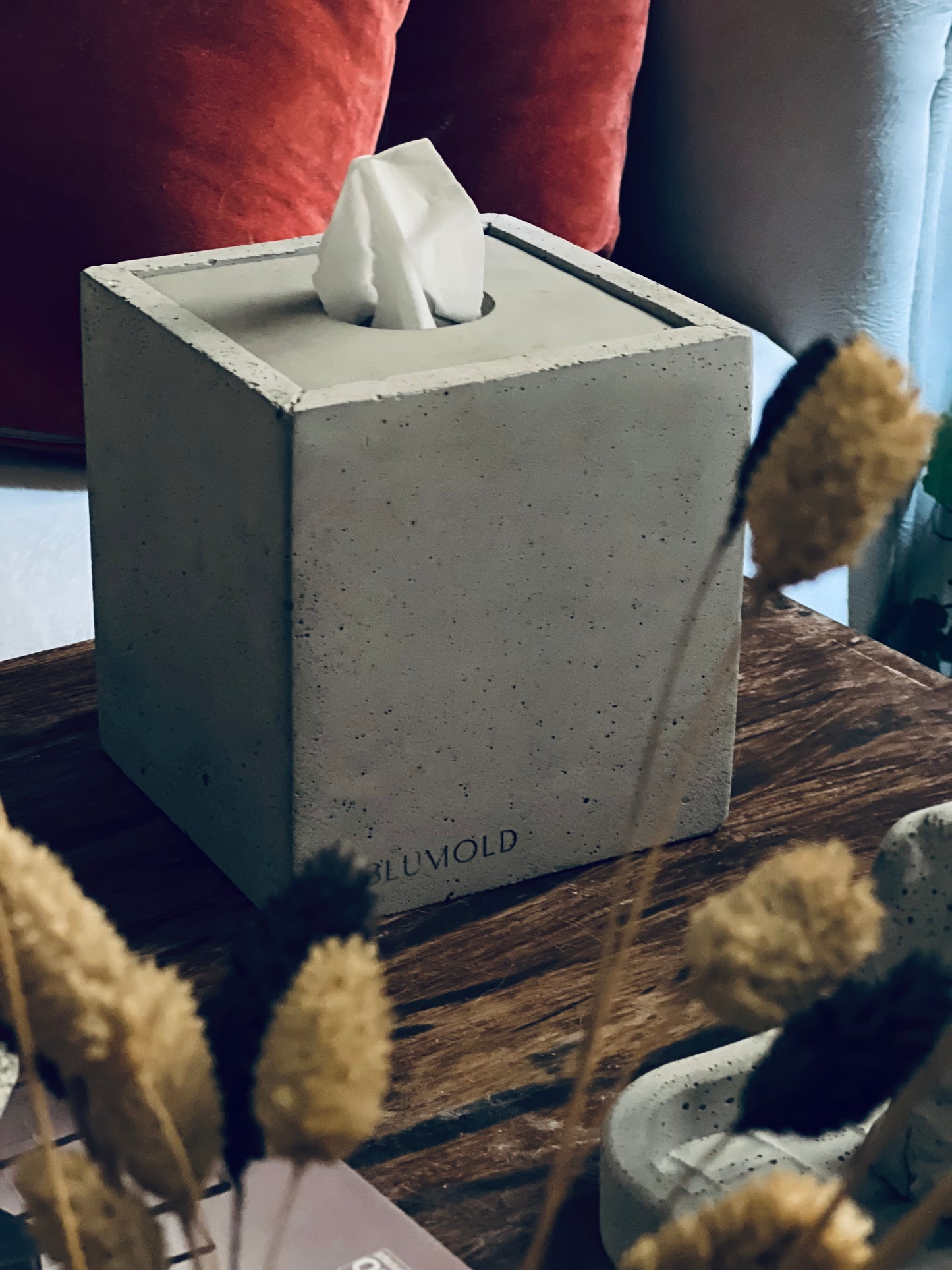 Tissue box