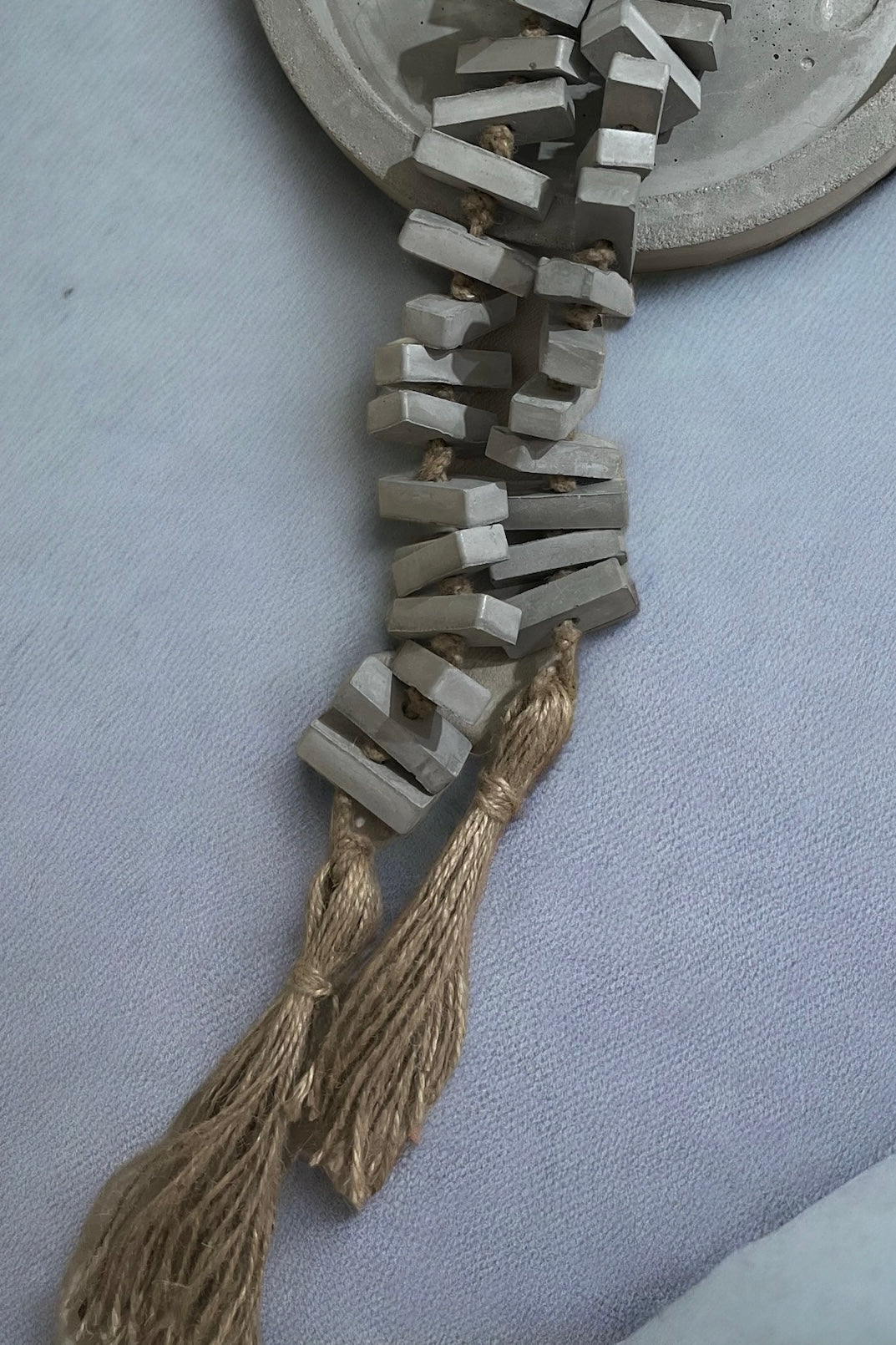 Concrete fingers beads Garland