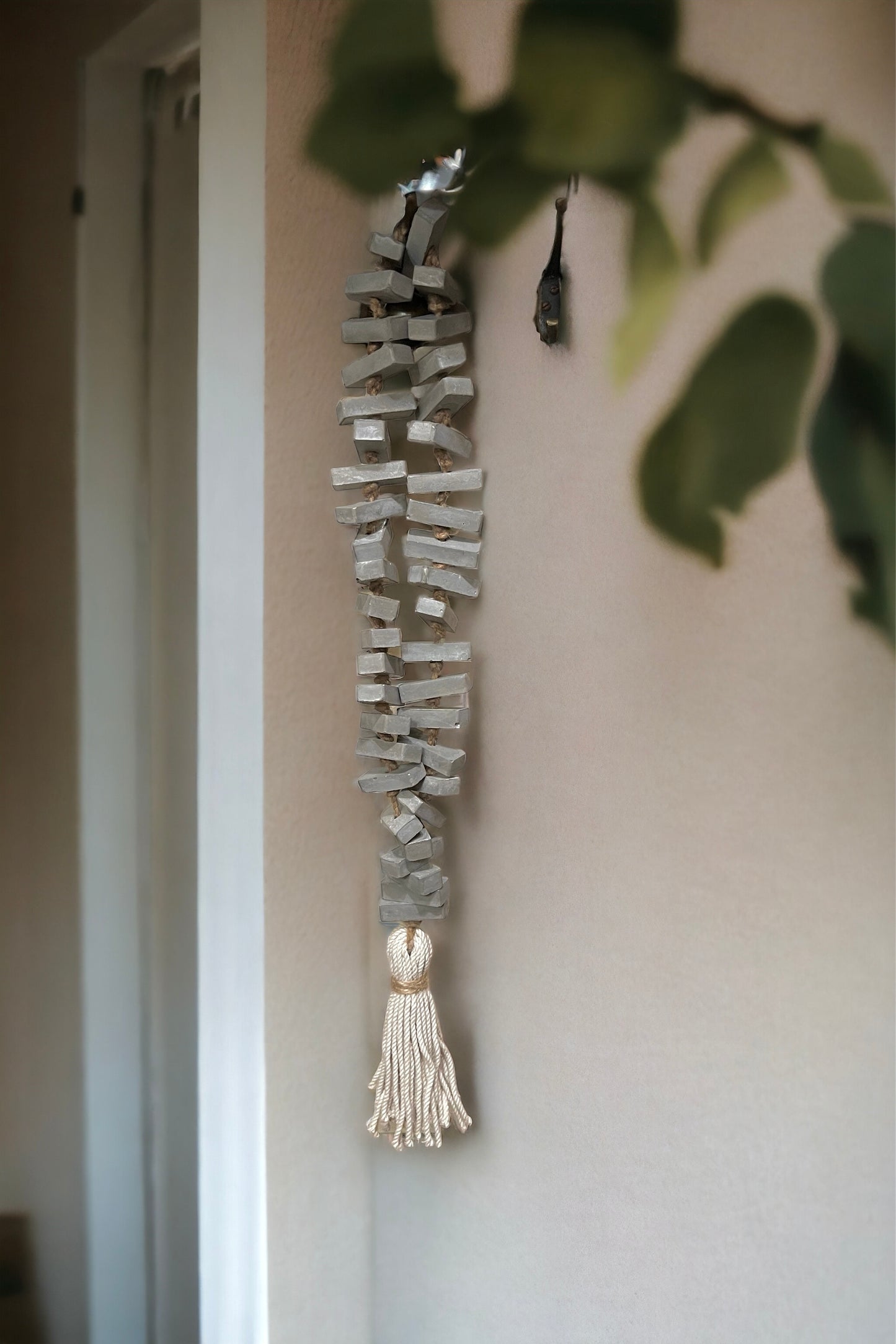 Concrete fingers beads Garland