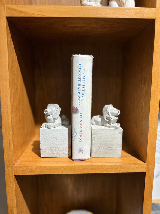 Lion bookend