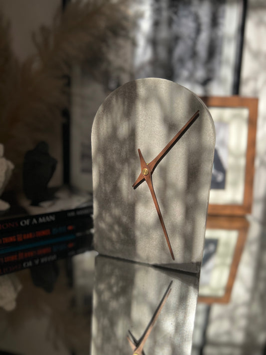 Arch shape clock