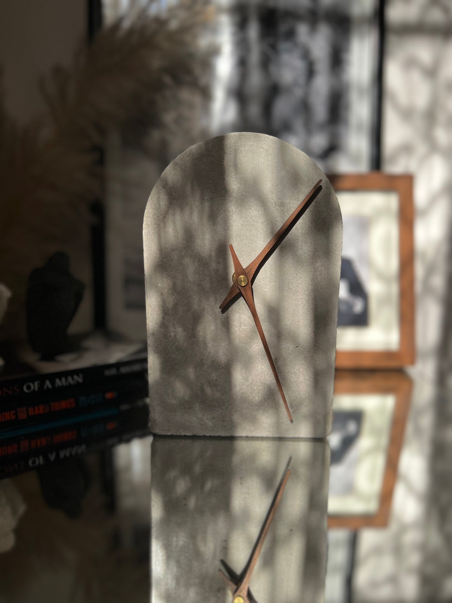 Arch shape clock